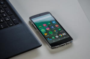 Alternatives of Play Store and App Store